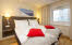 Urheberrecht: Tord-Erik Andresen Scandic Grand Tromso, Tromso, superior extra, bed, room 505